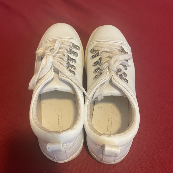 White shoes ♥️ 6.5 - Picture 3 of 7